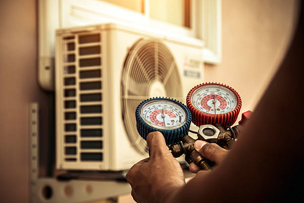 Professional Ac Installation technician working in Makinen, MN